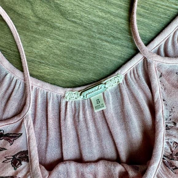Gimmicks by BKE Bohemian floral Print Cold Shoulder Blush Pink Top – Size S - Picture 6 of 13